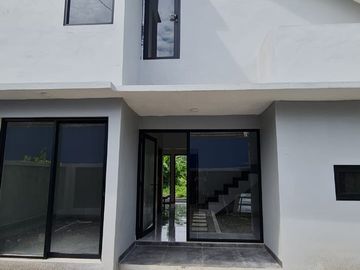 Hunian Nyaman dan Strategis: Segera Dapatkan Rumah Ini!