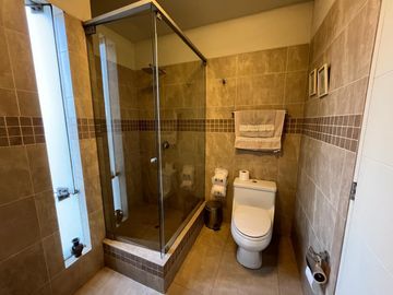 Se vende Hermoso Duplex  frente a parque en Chacarilla San Borja, Lima, Perú