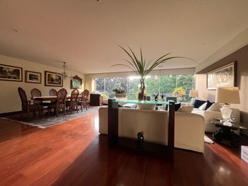 Se vende Hermoso Duplex  frente a parque en Chacarilla San Borja, Lima, Perú