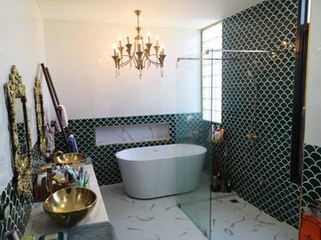 Detached House for Sale – 195 Sq.m., Near Avalon Café