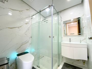 BRAND NEW, FULLY FURNISHED SINGLE-DETACHED HOUSE