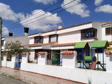 ESPECTACULAR CASA EN LA MARIA EN VENTA