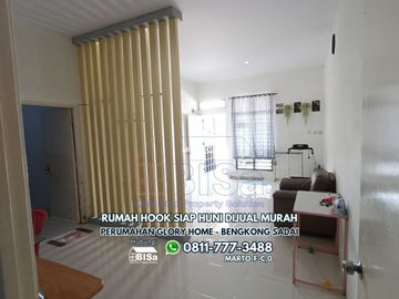 Ready-to-Occupy Corner House in Glory Home Bengkong Sadai For Sale