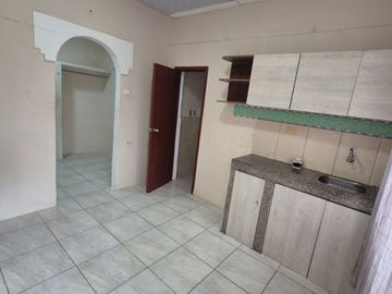 Casa Rentera en Venta en la Alborada, 2 Departamentos, Norte de Guayaquil.