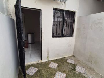 Casa Rentera en Venta en la Alborada, 2 Departamentos, Norte de Guayaquil.