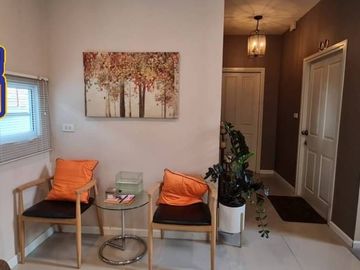 #ขายบ้านแฝดสไตล์บ้านเดี่ยวเมืองชลบุรี  (ตัวบ้านไม่ติดกัน) 🏡มิตรสัมพันธ์ (ซอยวัดเตาปูน)