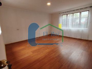 CASA DE UN PISO CON AMPLIO PATIO | MIRAFLORES