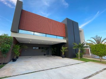 Casa en Avenida García Lavín “Privada Xaman-tan”