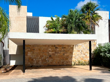 Hermosa casa en venta en la privada Punta Lomas
