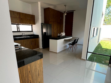 Hermosa casa en venta en la privada Punta Lomas