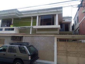 Vendo Casa Rentera de 2 plantas Guayacanes norte de Guayaquil