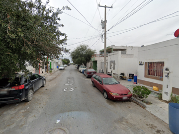 Casa en Venta; REMATE BANCARIO !!; C. Acantos, Villa Florida Sector B, Reynosa, Tamaulipas