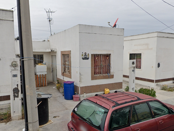 Casa en Venta; REMATE BANCARIO !!; C. Acantos, Villa Florida Sector B, Reynosa, Tamaulipas
