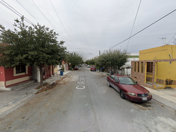 Casa en Venta; REMATE BANCARIO !!; C. Acantos, Villa Florida Sector B, Reynosa, Tamaulipas
