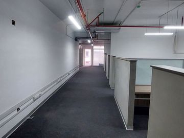 Oficina Prime Implementada de 213 m² con Vista Al Golf Los Incas en Surco