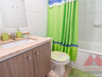 ¡Oportunidad Única! En venta hermoso depto a cuadras de Metro Santa Lucía