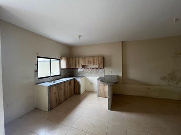 casa con local comercial de venta en Montecristi