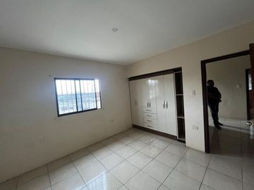 casa con local comercial de venta en Montecristi