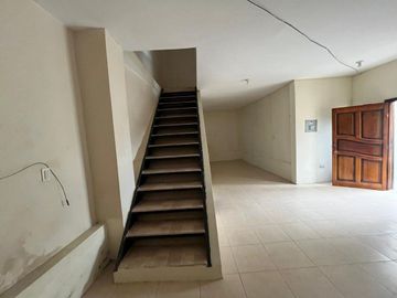 casa con local comercial de venta en Montecristi