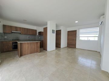 casa en alquiler ubicada en manta zona sur L/F