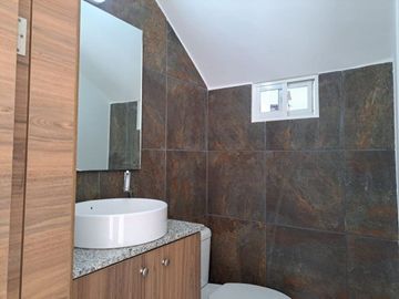 casa en alquiler ubicada en manta zona sur L/F