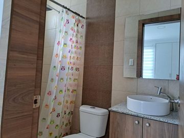 casa en alquiler ubicada en manta zona sur L/F