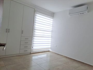 casa en alquiler ubicada en manta zona sur L/F
