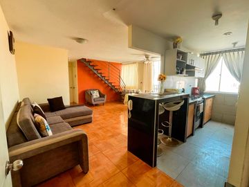 Vendo Departamento Duplex En Condominio De 117M2 En La Urb. El Sol De Carabayllo