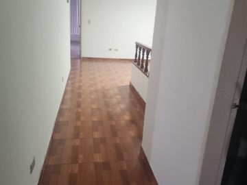 LINDA CASA 260M2 CERCA AL JOCKEY EN SAN BORJA