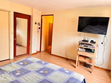 OCASIÓN,LINDA CASA FTE A PARQUE