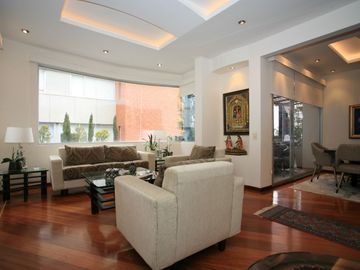 VENTA DE PENTHOUSE EN CUMBAYÁ – 392 m², TERRAZA Y ÁREAS EXCLUSIVAS 🏡