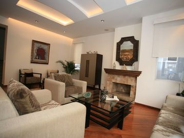 VENTA DE PENTHOUSE EN CUMBAYÁ – 392 m², TERRAZA Y ÁREAS EXCLUSIVAS 🏡