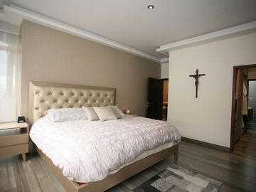 VENTA DE PENTHOUSE EN CUMBAYÁ – 392 m², TERRAZA Y ÁREAS EXCLUSIVAS 🏡