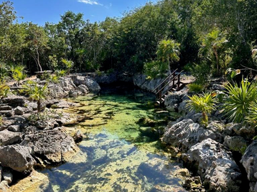 ESPECTACULAR VILLA EN AKUMAL (FRENTE LAGUNA YALKU)