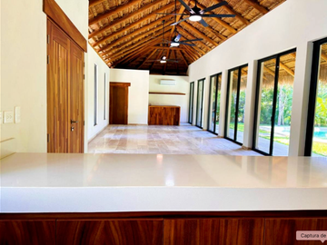 ESPECTACULAR VILLA EN AKUMAL (FRENTE LAGUNA YALKU)