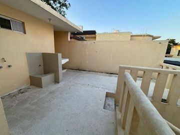 Excelente casa en col. Petrolera muy bien ubicada