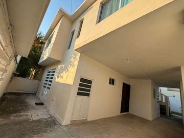 Excelente casa en col. Petrolera muy bien ubicada