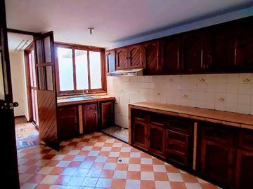 EN VENTA CASA CENTRICA