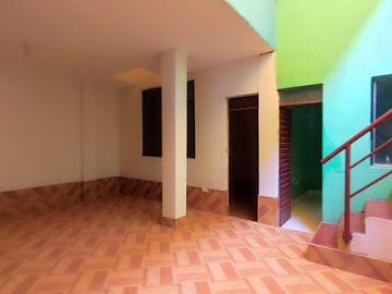 VENTA DE CASA DE 3 PISOS EN VILLA HEROES DEL CENEPA - CONO SUR