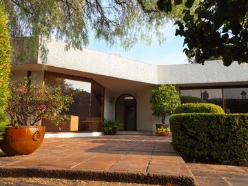 CASA EN VENTA EN JARDINES DEL PEDREGAL .