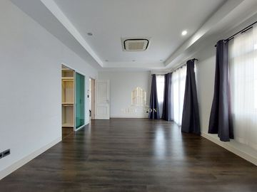 Nantawan Bangna KM.7 corner plot near Mega Bangna