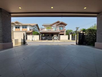 Nantawan Bangna KM.7 corner plot near Mega Bangna