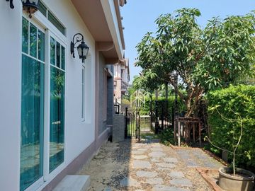 Nantawan Bangna KM.7 corner plot near Mega Bangna