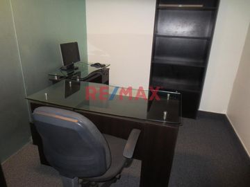Alquiler De Oficina Amoblada En San Isidro - 45M²