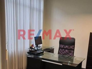 Alquiler De Oficina Amoblada En San Isidro - 45M²