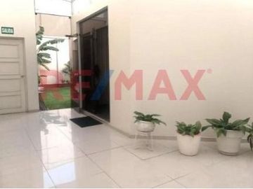 Alquiler De Oficina Amoblada En San Isidro - 45M²