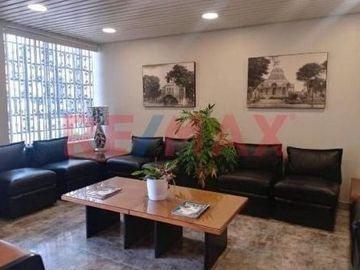 Alquiler De Oficina Amoblada En San Isidro - 45M²
