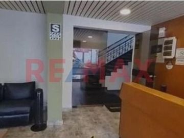 Alquiler De Oficina Amoblada En San Isidro - 45M²