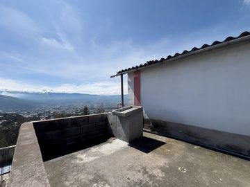 Vendo casa grande: Conocoto.. entrada Monserrat