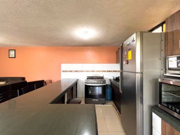 Vendo casa grande: Conocoto.. entrada Monserrat